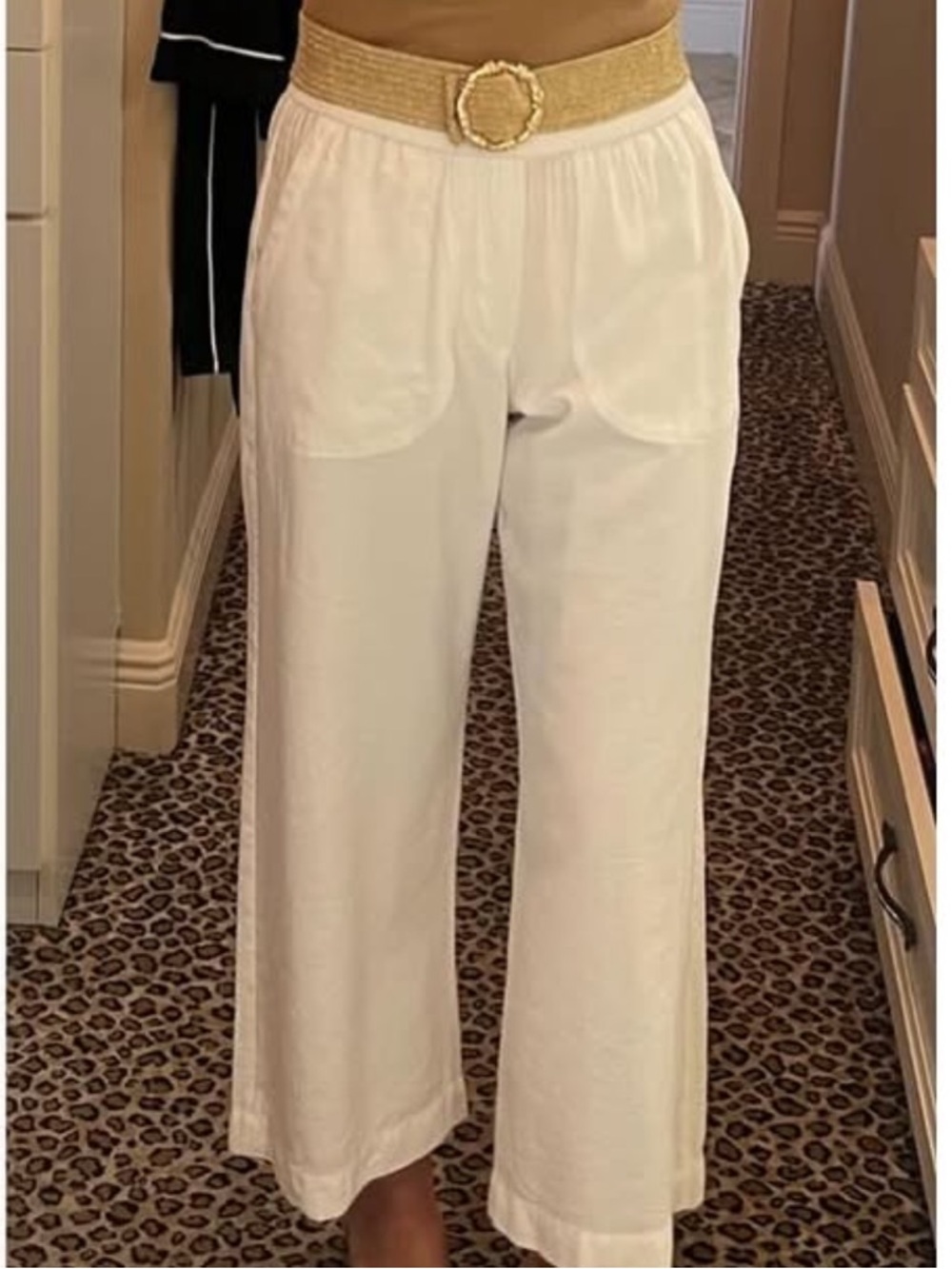 CAbi Courtside crop white SIZE SMALL
 Wide-Leg Cropped Pull-On Pants
